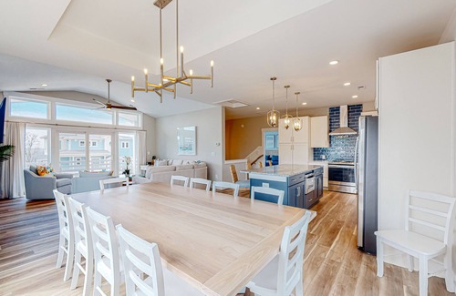 Corolla House | 6BR Soundview | Private Pool | Fireplace