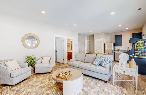 Corolla House | 6BR Soundview | Private Pool | Fireplace