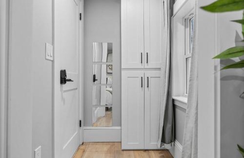 Somerville Apartment | 6BR3BATH Home with FREE Parking & Outdoor Furniture