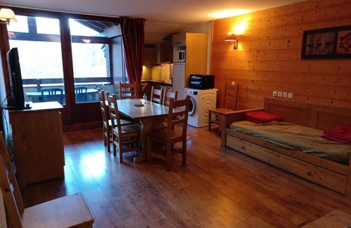 Brides-les-Bains Apartment | 6th floor, balcony, tv, ski locker, 56m², Brides Les Bains