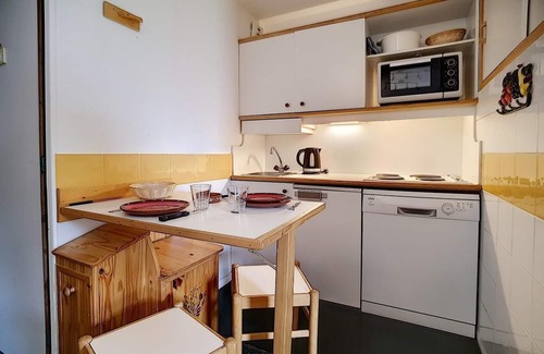 Reberty Apartment | 6th floor, view mountain, balcony, tv, ski locker, 25m², Les Menuires