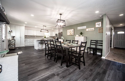 Waldron House | 7 Bedroom 5 Bath 4500+ Square foot w/Pool Table