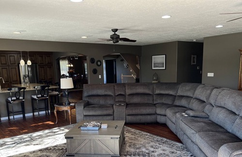 Kearney House | 7 Bedroom 6.5 bath Huge Kearney Ne Home 6 Car Garage