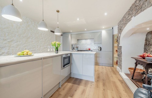 Pembroke Cottage | 7 bedroom accommodation in Pembroke