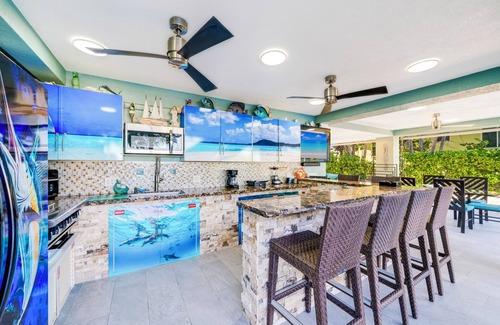 Marathon House | 7 BEDROOM OCEAN VIEW PARADISE