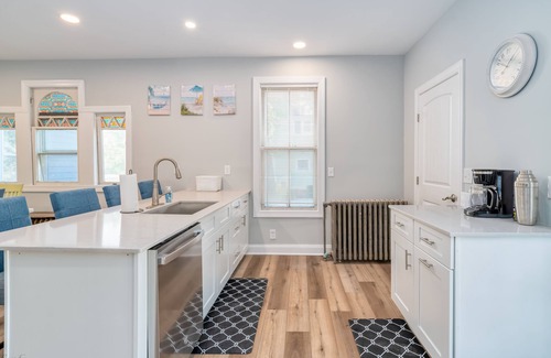 Cape May Court House House | 7 Bedroom | Pool | Volleyball | Beach | Restaurants | Bars