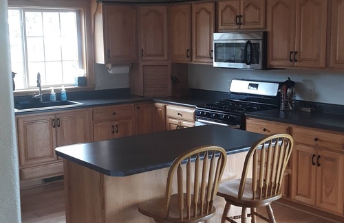 Deadwood House | 7 Bedroom Spacious Lead Home with Game Room and Hot Tub