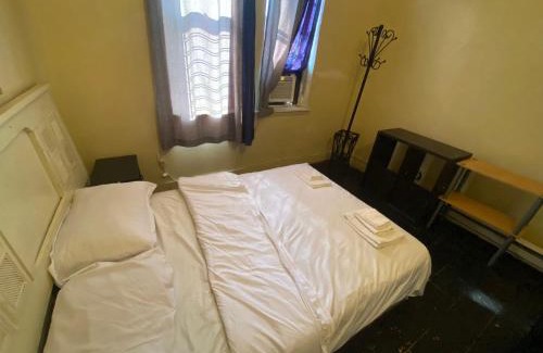 North Philadelphia West House | 7 Bedrooms Homestays In Philadelphia