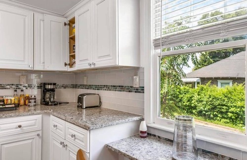 Pittsburgh House | 7-Bedrooms! Spacious House near Downtown w/Parking