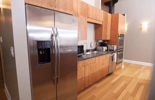 Wholesale District Apartment | 7 Beds off Georgia Street Near Convention Center