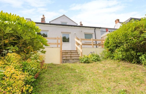 Eyemouth Cottage | 7 BOGAN, pet friendly, character holiday cottage in Coldingham