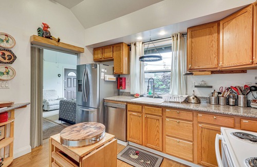 Cedar Mill House | 7 Mi to Dtwn Portland: Quiet Yet Central Home