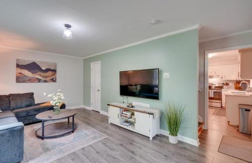 North Raleigh House | 7 Mi to Dtwn Raleigh Townhome with Deck!