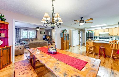 Franklin House | 7 Mi to Franklin Peaceful Home with Deck and Yard!