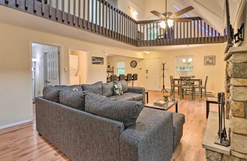 Albrightsville House | 7 Mi to Lake Harmony Home with Furnished Deck!