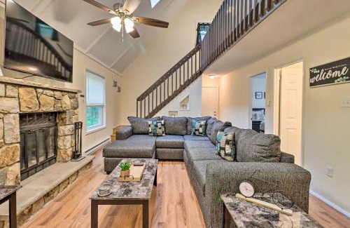 Albrightsville House | 7 Mi to Lake Harmony Home with Furnished Deck!