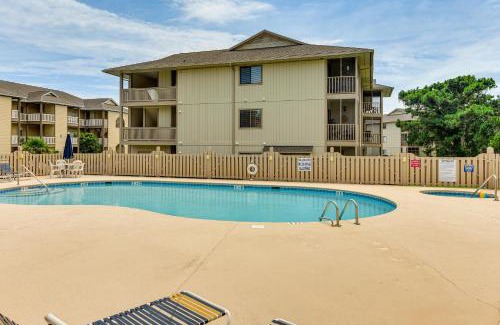 Little River Apartment | 7 Mi to North Myrtle Beach Condo with Pool Access