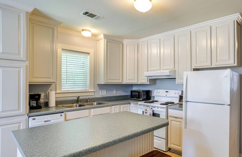 Oxford Cottage | 7 Mi to Ole Miss: Quiet Rural Retreat w/Yard!