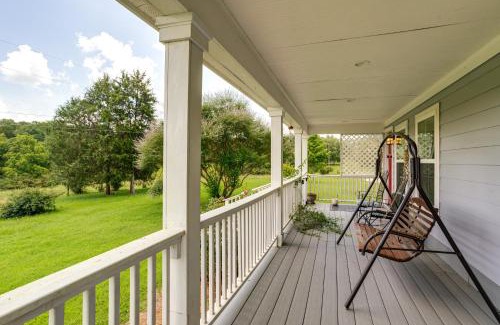 Oxford House | 7 Mi to Ole Miss Quiet Rural Retreat with Yard!