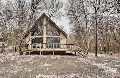 Albrightsville House | 7 miles to State Park Poconos Getaway with Deck!