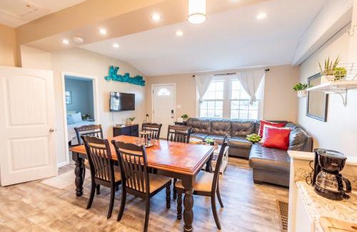 Salemtown House | 7 Min drive to Broadway- Walkable Neighborhood