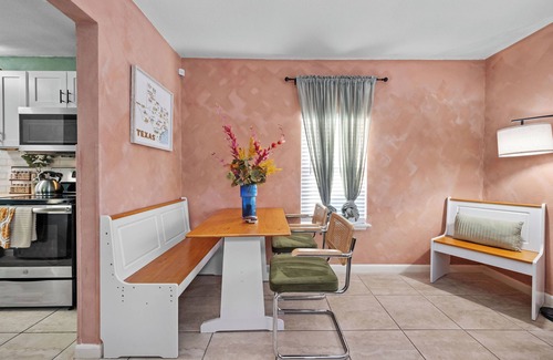 Eastside Promise Neighborhood House | 7 min: Riverwalk, Pearl,Frost & BAMC-Perfect for small family getaway!