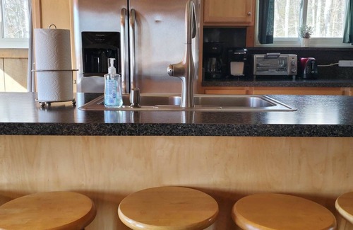Intervale House | 7 Min to StoryLand,Great for families, PacMan Arcade game, Firepit, Dog friendly