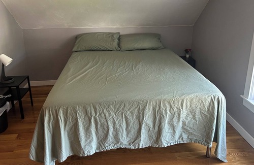 Readville Apartment | 7 minutes from Milton Academy and Curry College. 25 minutes from Boston Common.