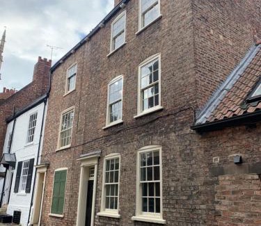 York House | 7 Precentor's Court