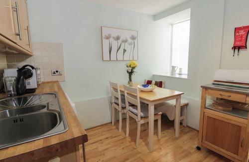 Coldingham Cottage | 7 PRESS CASTLE, family friendly, with open fire in Coldingham