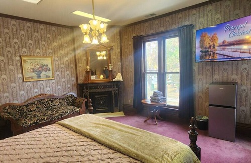 Springfield House | #7 - The Agatha Christie Room