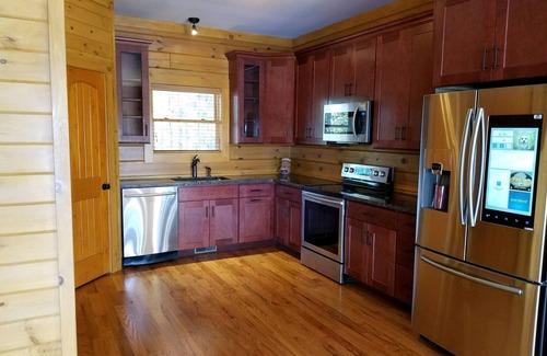 Dixie - Berryhill House | 7 yr old Home In Charlotte On Main Channel Of Lake Wylie/Pickleball courtn