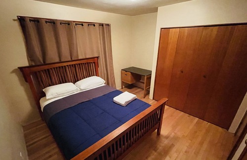 Northeast Edmonton House | 70’s Style 2 Bedroom + Kitchen