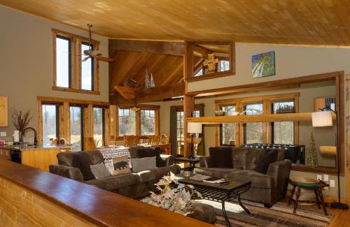 Fraser House | 701B Quail