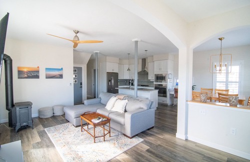 Broadkill Beach House | 702 N Bayshore Drive - great bay block home in Broadkill