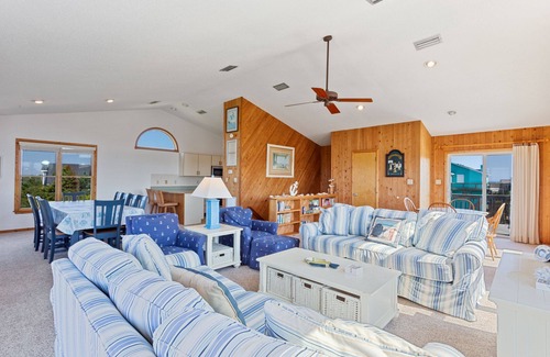 South Nags Head House | 7120 Twelfth of Never * 4 Min Walk to the Beach