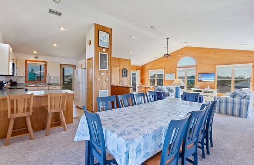 South Nags Head House | 7120 Twelfth of Never * 4 Min Walk to the Beach