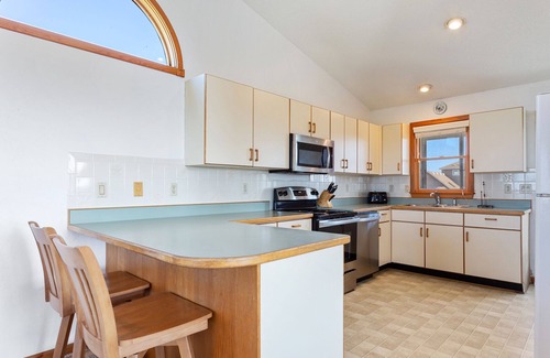 South Nags Head House | 7120 Twelfth of Never * 4 Min Walk to the Beach