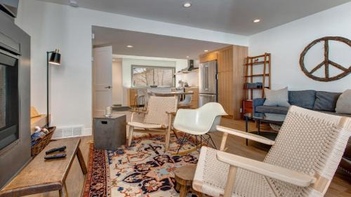 Park Meadows Apartment | 72 Vantage by SkyRun Park City