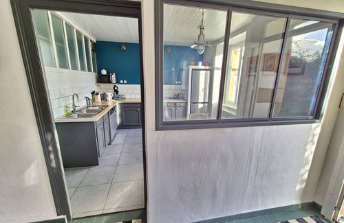 Poulgoazec House | 729-Fisherman's cottage 150m from the beach.