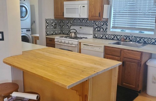 Ocean Grove Apartment | 73 Cookman Avenue - Cozy 1-bedroom apt with AC, WiFi in charming Ocean Grove