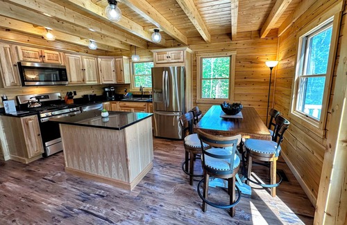 Bethlehem House | 73R Brand new log home on quiet side street in Bethlehem, close to Main Street, AC, Dog Friendly!