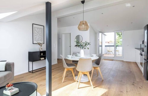 Weissensee Apartment | 74sqm penthouse, near Berlin centre & PrenzlBerg