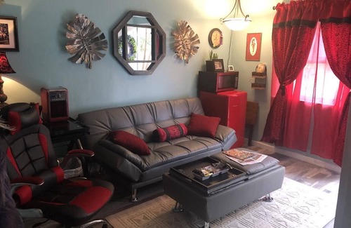 Kenner - Louis Armstrong International Airport Apartment | 750 a month-furnished Kenner private 3 room studio, small yard, private, & safe!