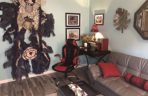 Kenner - Louis Armstrong International Airport Apartment | 750 a month-furnished Kenner private 3 room studio, small yard, private, & safe!