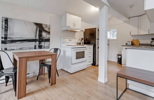 Hull Apartment | 77 rue scott updated · Cheerful Loft in Gatineau