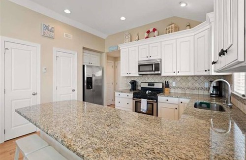 Townsend's Inlet Condo | 7708 Central Avenue North