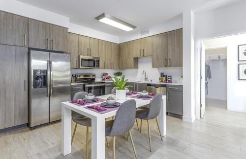 Menlo Park Apartment | 777 Hamilton