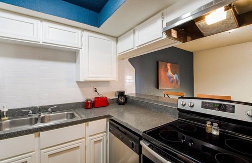 Casa Grande Condo | 79 Casa Grande 2bd 2ba modern getaway heated pool NO PETS