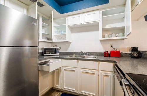 Casa Grande Condo | 79 Casa Grande 2bd 2ba modern getaway heated pool NO PETS